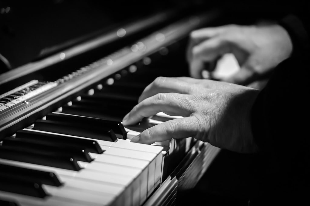 Faut-il obligatoirement apprendre le solfège pour jouer du piano ?